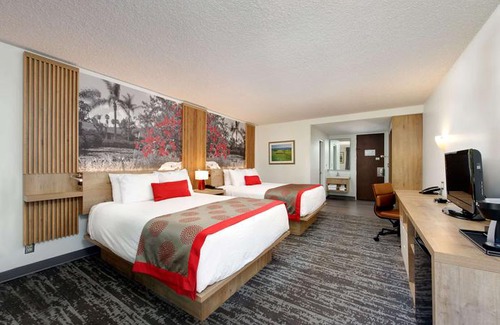 Santa Barbara Hotel | Ramada by Wyndham Santa Barbara