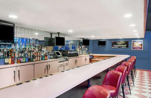 Watertown Hotel | Ramada by Wyndham Watertown