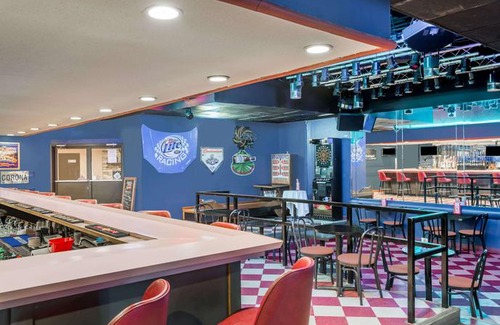 Watertown Hotel | Ramada by Wyndham Watertown