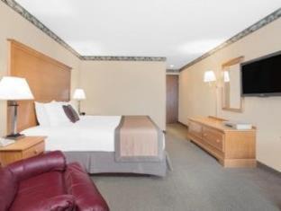 Waupaca Hotel | Ramada by Wyndham Waupaca