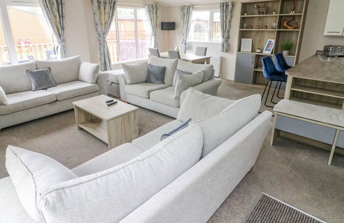 Yealand Conyers House | RAMBELLS LODGE, SHERWOOD 31, family friendly in Carnforth