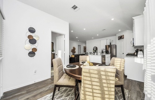 Barker House | Rammies 3-bedroom Cozy house with community Pool Access in Fulshear