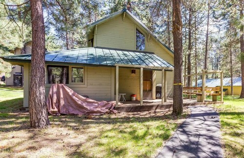 Sunriver Cabin | Ranch Cabin 17