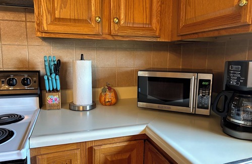 London House | Ranch home American Spa hot tub for 6, sleep number bed , pool table, smart tvs!