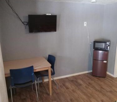 Central Colorado Springs Hotel | Ranch Motel