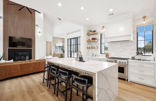 Palo Pinto County House | Ranch Water 5 bed/4.5 bath w pool/hot tub, lake access and game garage *kayaks