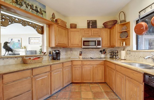 Driftwood House | Rancho Escondido - Great Family Home on Private Acreage With AWESOME Game Room.