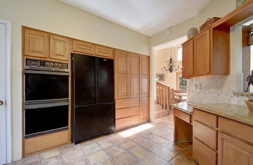 Driftwood House | Rancho Escondido - Great Family Home on Private Acreage With AWESOME Game Room.