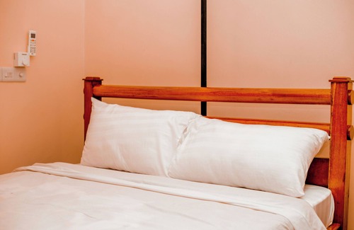 Mwanga Bed & Breakfast | Randa Cottages