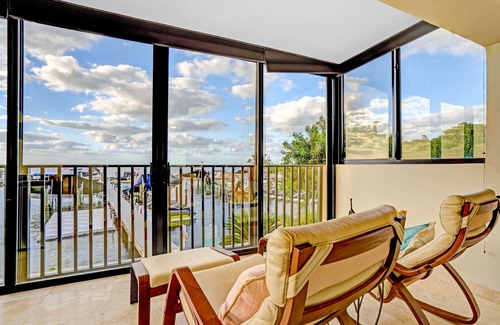 Key Largo House | Rare Bayfront End Unit in Moon Bay, Unmatched Sunsets, Boat Slip, Pool, Beach