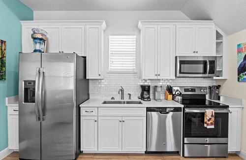 West Kissimmee House | Rare Margaritaville 2BD Hot Tub Model Cottage "Some Beach House" near Disney