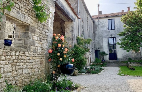 Saint-Medard-d'Aunis House | Rare pearl, farmhouse in La Rochelle 8-11 pers