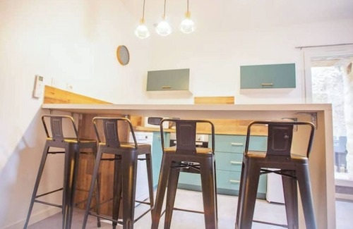 Montignac Apartment | Rare T2 with terrace and spa at the foot of the château