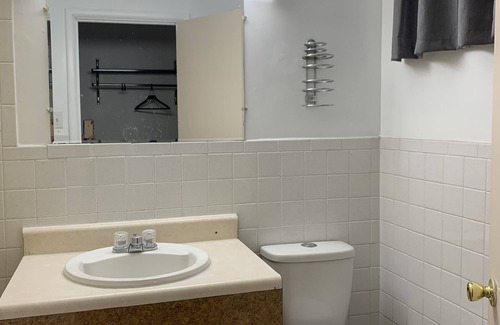 Raton Hotel | Ratons Peak Inn