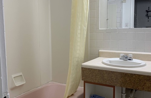 Raton Hotel | Ratons Peak Inn