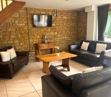 Towcester House | Rats Retreat at Tove Valley Cottages