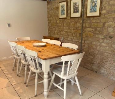 Towcester House | Rats Retreat at Tove Valley Cottages