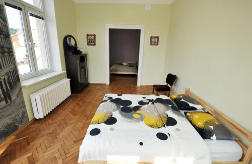 Lviv City Center Apartment | Ratusha View 4-room Apartment in Львів