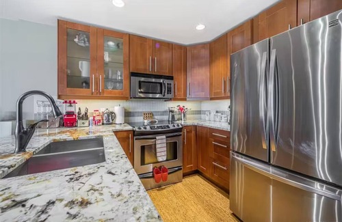 Big White Ski Resort Condo | Raven's Reach in Happy Valley - Private Hot Tub & Shared Pool