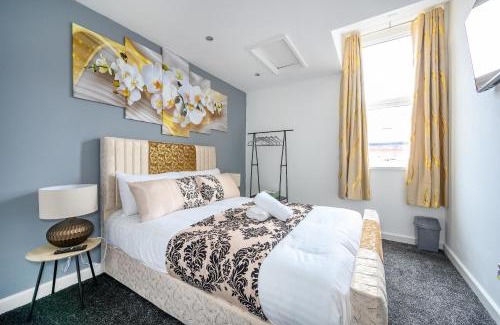 Leeds House | -RB83- For your relaxed,Cosy stay,Free Parking