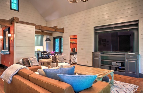 Sylva House | Reach Retreat Cabin in Balsam Mountain Preserve