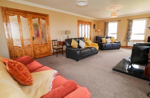 Derrybeg House | Realt na Farraige