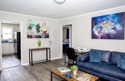 Fayetteville House | "Rebel Base" in the Heart of Fayetteville