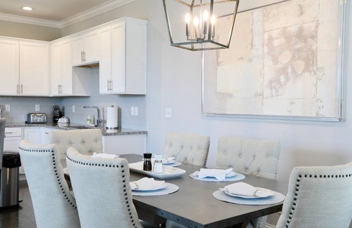 Oxford House | Rebel Roux - Elegant Southern Getaway + Loft