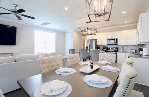 Oxford House | Rebel Roux - Elegant Southern Getaway + Loft