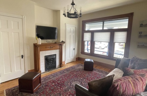 Latonia House | Recently Remodeled Historic House close to downtown