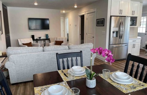 Bayshore - Klatt House | Recently remodeled Ranch Style Home 1 king bed,1 queen bed, large deck