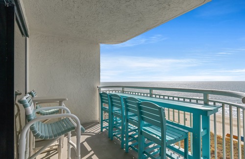 Ocean Drive Condo | Recently Renovated Oceanfront Condo + Free Attraction Tickets!