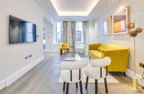 Sachsenhausen Apartment | Recently renovated apartment with all utilities