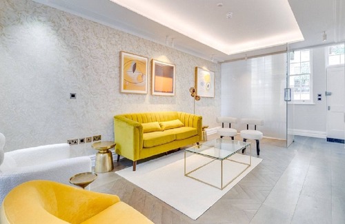 Sachsenhausen Apartment | Recently renovated apartment with all utilities