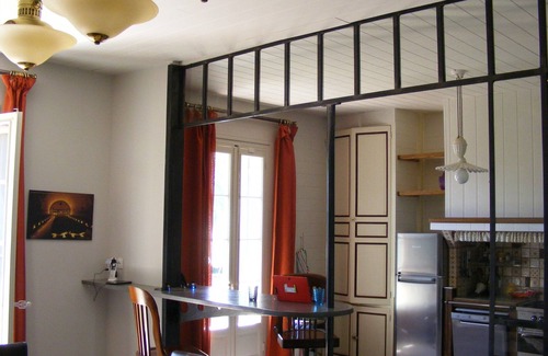 Lezignan-la-Cebe Villa | Recently renovated vineyard 5* house with heated pool and private garden