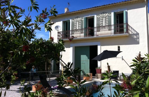 Lezignan-la-Cebe Villa | Recently renovated vineyard 5* house with heated pool and private garden