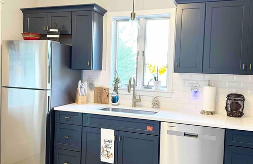 Bristol House | Recently totally renovated duplex located 5 minutes from Downtown Bristol.