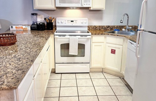 Biloxi Condo | Recently Updated Trendy Biloxi Beach Condo