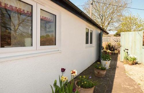 Llanvair Kilgeddin Apartment | Rectory Cottage