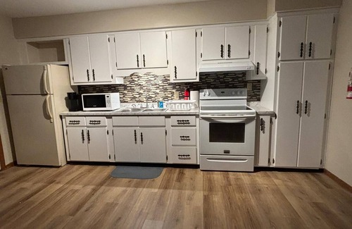 Clarks Summit Apartment | Red Barn Village: Fully Furnished 2 Bed with Bath