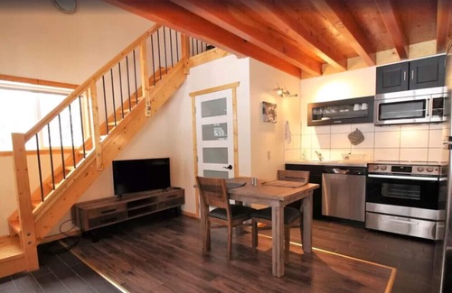 Anahim Lake House | Red Cariboo Resort - Classic Apartment