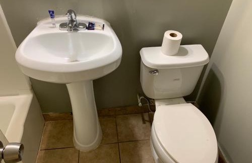 Norristown Hotel | Red Carpet Inn - Norristown