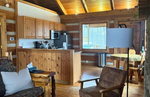 Nashville Apartment | Red Cedar Log Cabin in Nashville