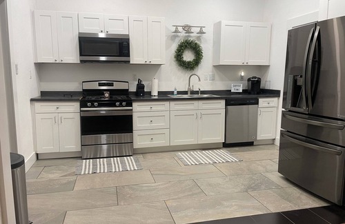 Joplin House | Red Door Retreat -3 bedroom house