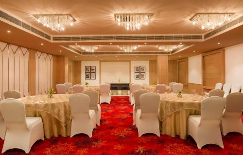 Bullawala Hotel | Red Fox by Lemon Tree Hotels, Dehradun