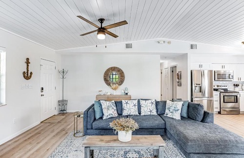 Cutthroat Harbor Estates House | Red Grouper Getaway