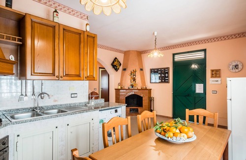 Piccio House | Red-house near the beach and with