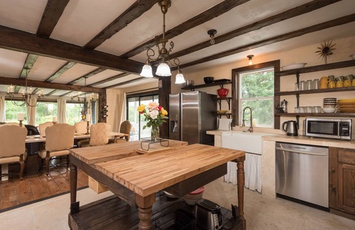 Benton City House | Red Mountain Villa: a riverfront property in Washington State wine country.