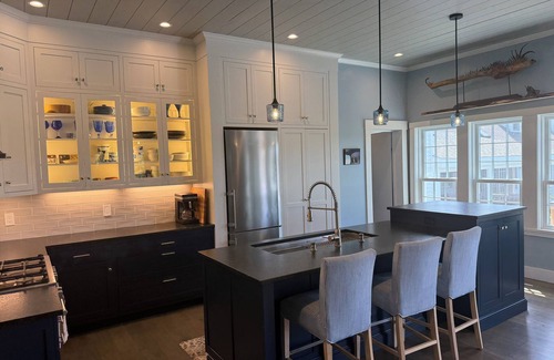 Martinsville Other | Red Peaks – Coastal Getaway for Families & Friends