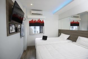 Santa Cruz Hotel | Red Planet Manila Binondo